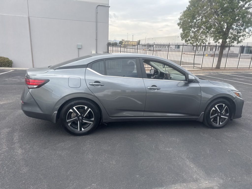 2024 Nissan Sentra SV photo 4