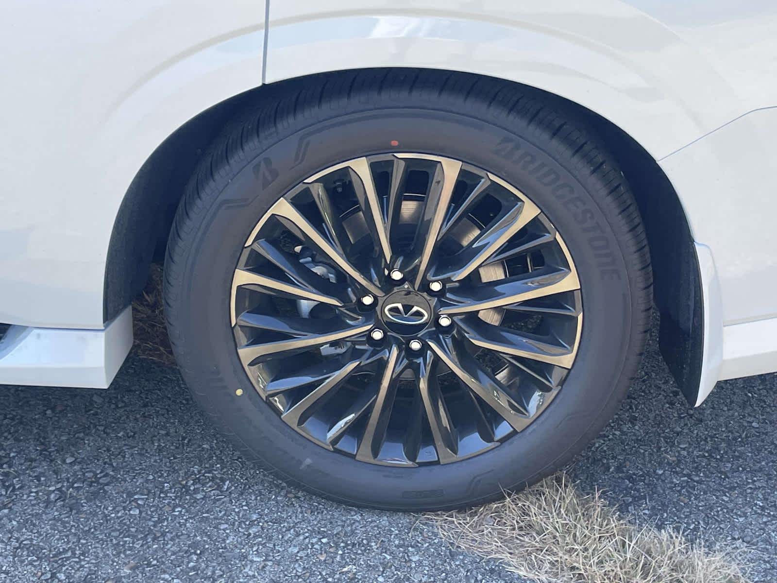 2026 Infiniti QX80 photo 8