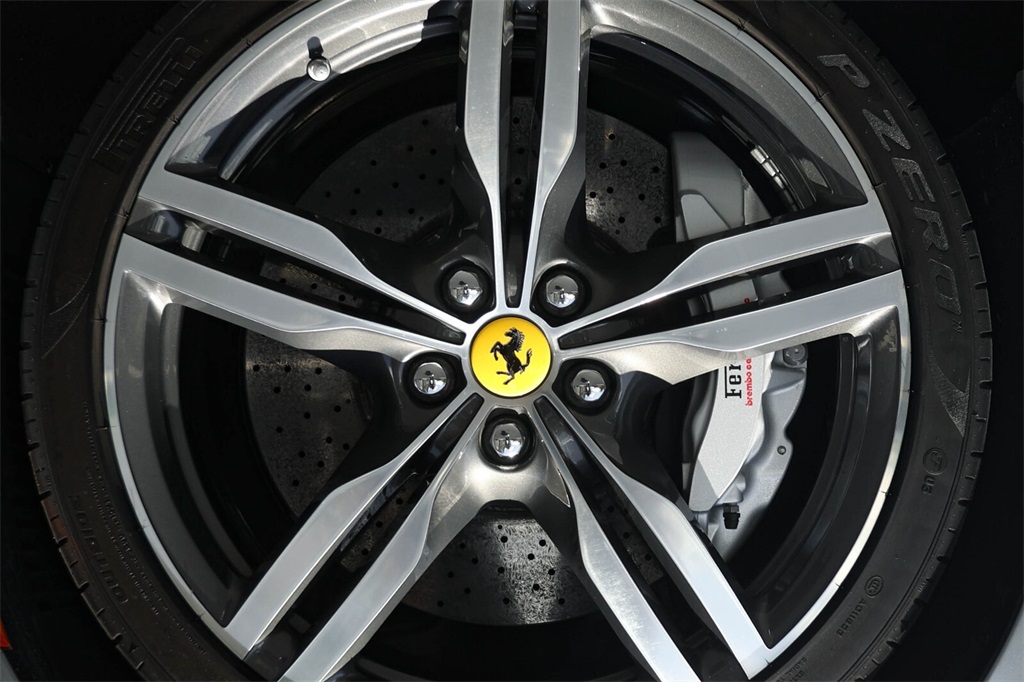 2022 Ferrari Portofino Base photo 10