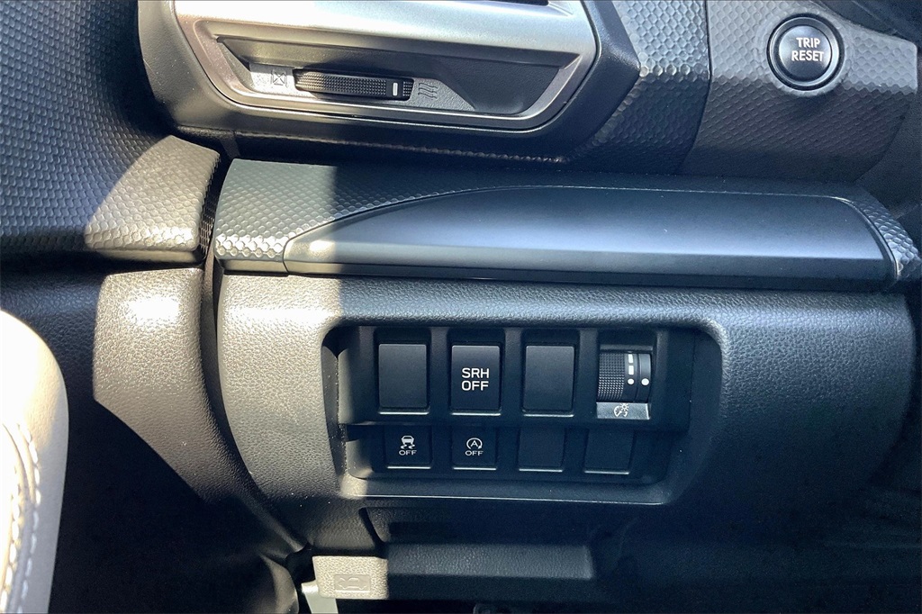 2022 Subaru Forester Base photo 32