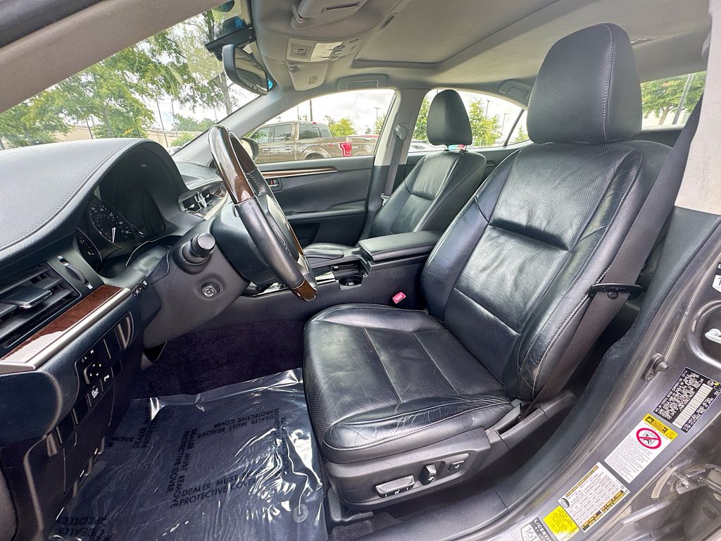 2014 Lexus ES 350 photo 19