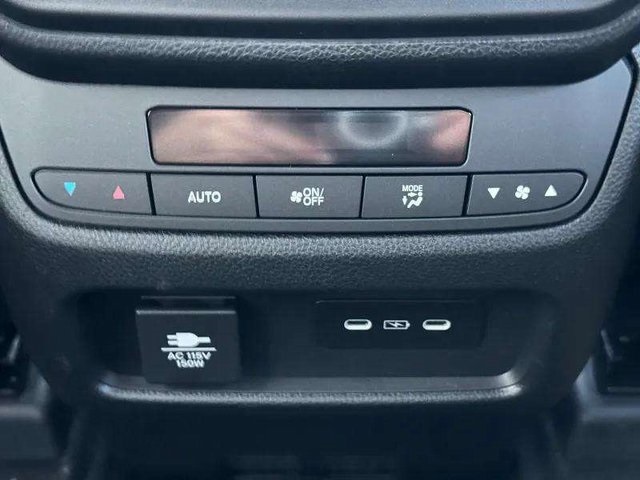 2025 Honda Pilot TrailSport photo 11