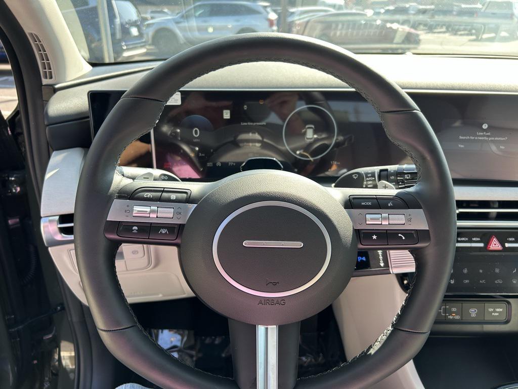 2025 Hyundai Tucson Limited photo 13