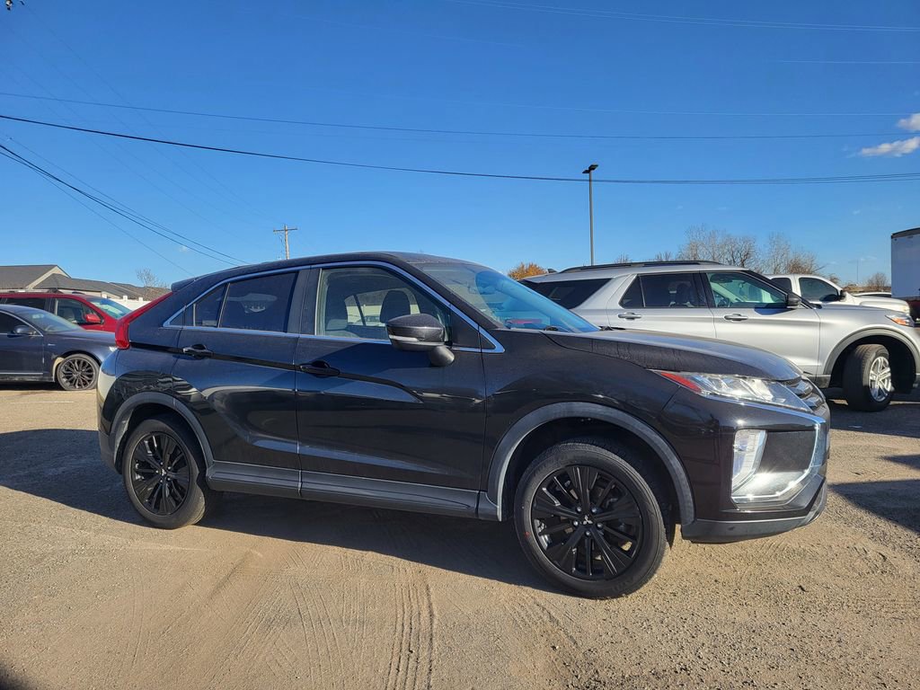 2019 Mitsubishi Eclipse Cross LE's photo