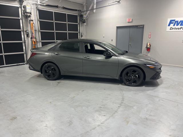 2026 Hyundai Elantra SEL's photo