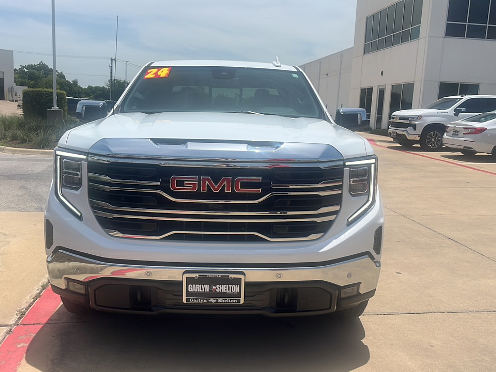 2024 Gmc Sierra 1500 SLT photo 2