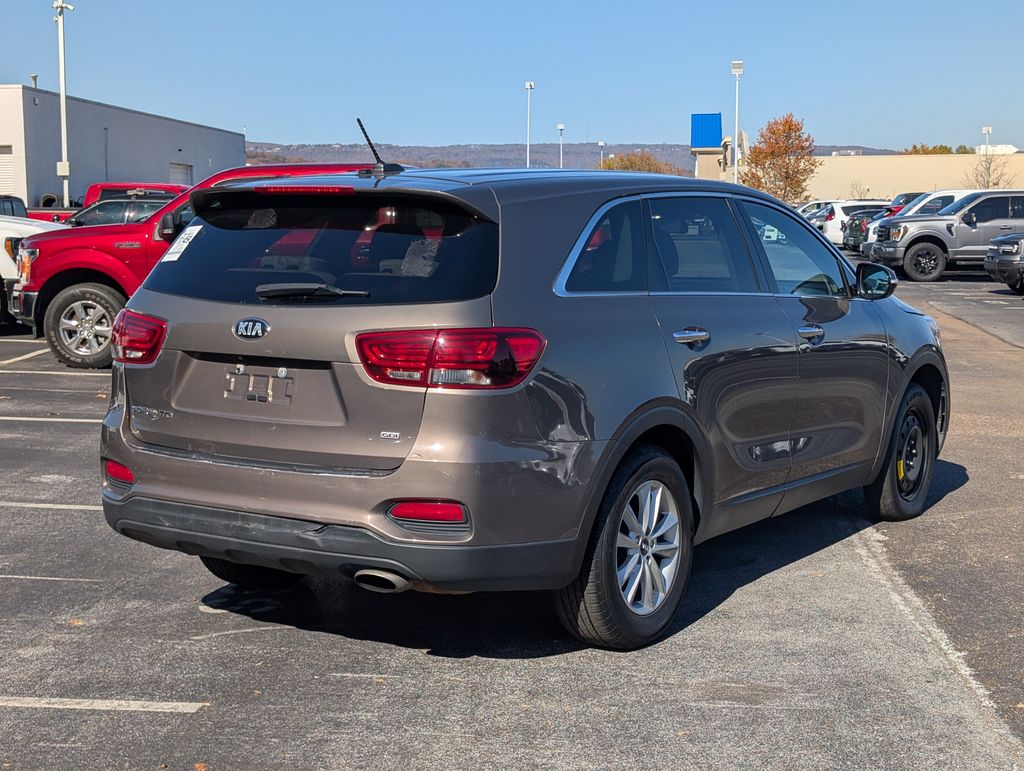 2019 Kia Sorento LX photo 2