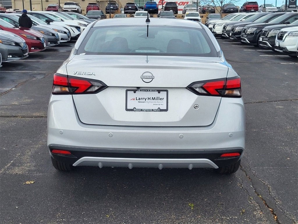 2025 Nissan Versa S photo 3
