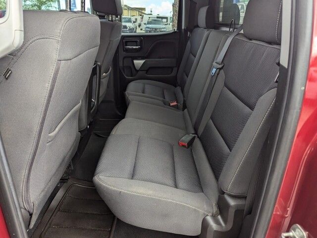 2018 Chevrolet Silverado LT photo 12