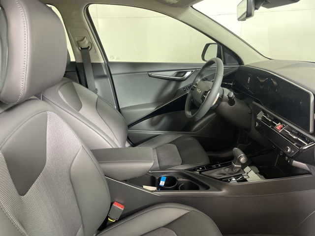 2025 Kia Niro EX photo 12