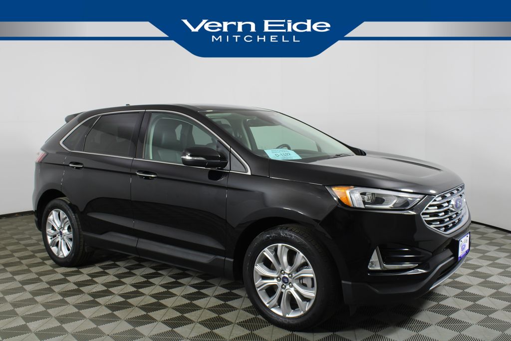 2021 Ford Edge Titanium's photo
