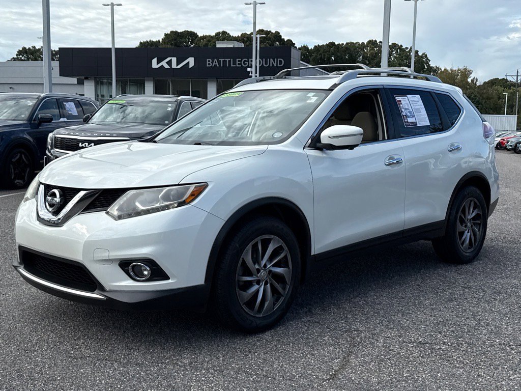2015 Nissan Rogue SL photo 2
