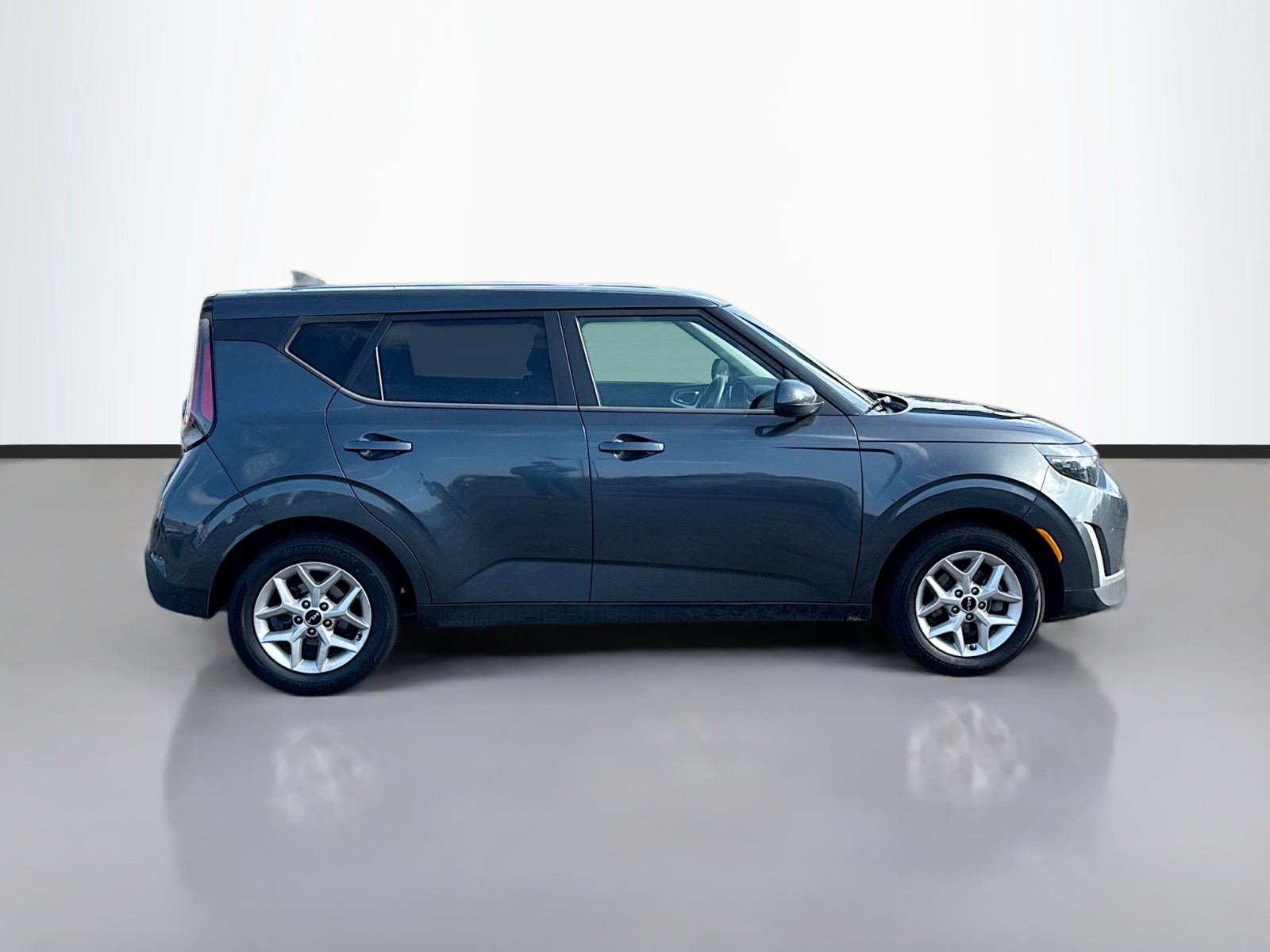 2023 Kia Soul LX photo 4
