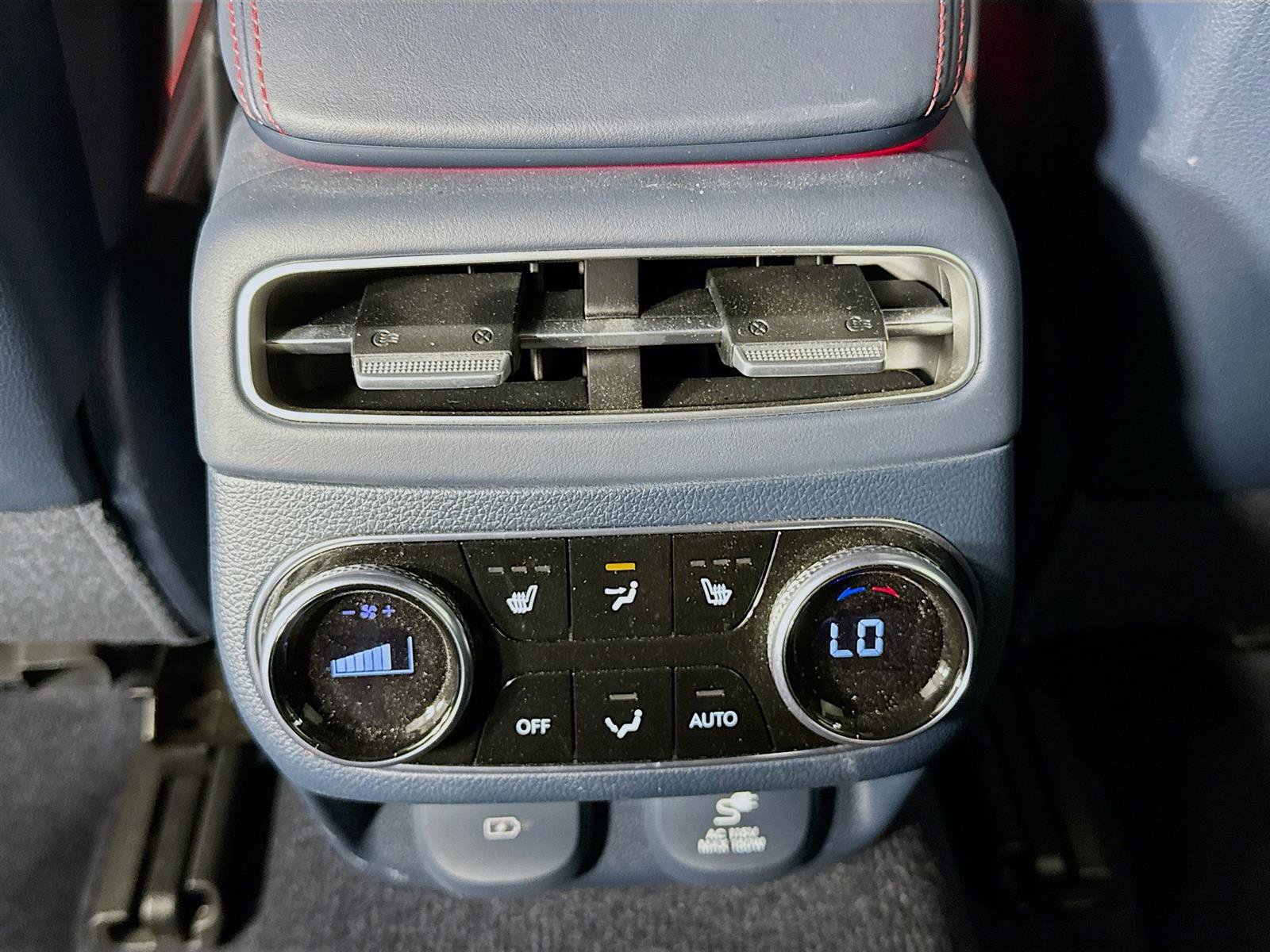 2022 Genesis GV70 3.5T Sport Prestige photo 26