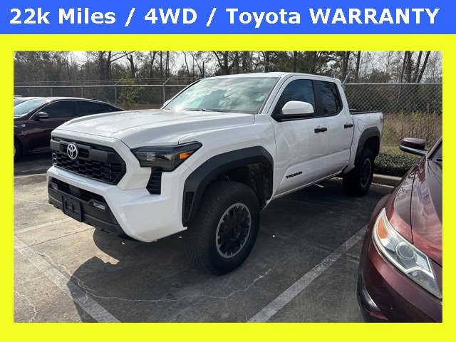 2024 Toyota Tacoma SR5's photo