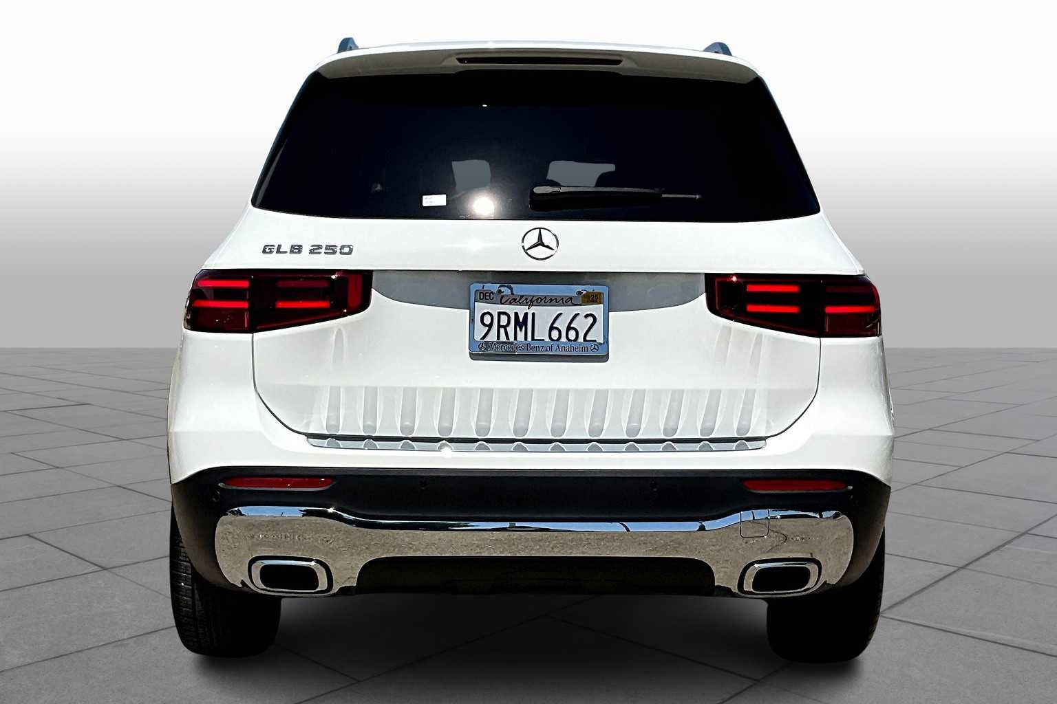 2025 Mercedes Benz GLB 250 photo 4