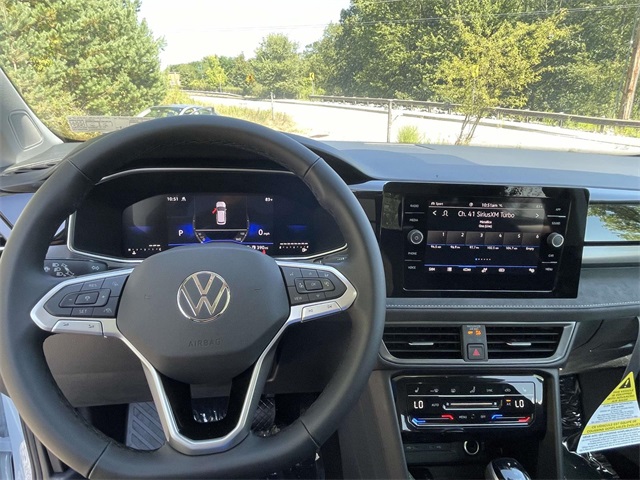 2025 Volkswagen Taos SE photo 16