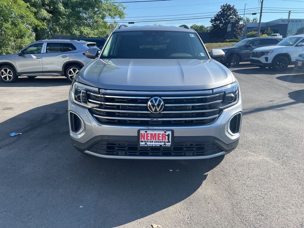 2026 Volkswagen Atlas SE Technology photo 2