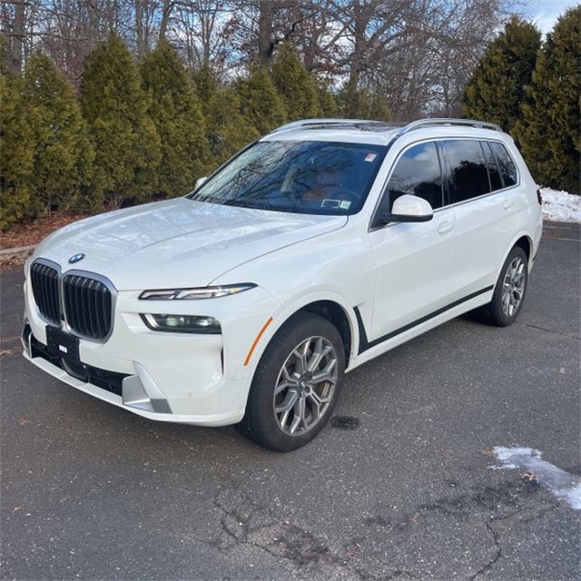 2025 BMW X7 40i's photo