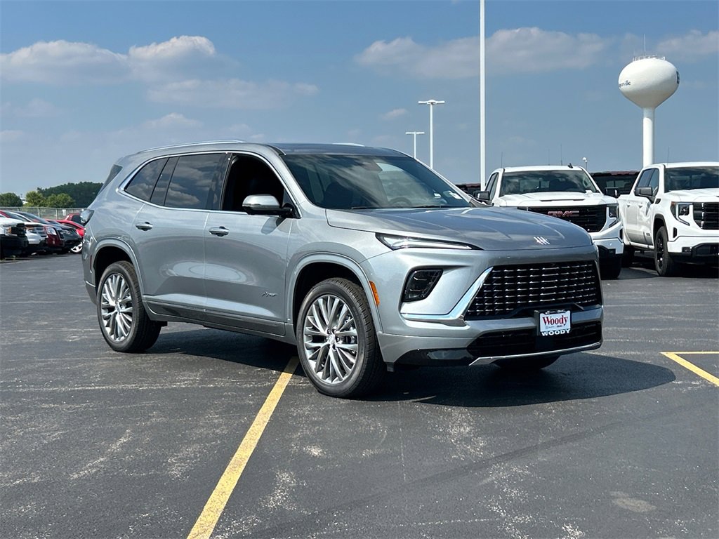 2026 Buick Enclave Avenir photo 2