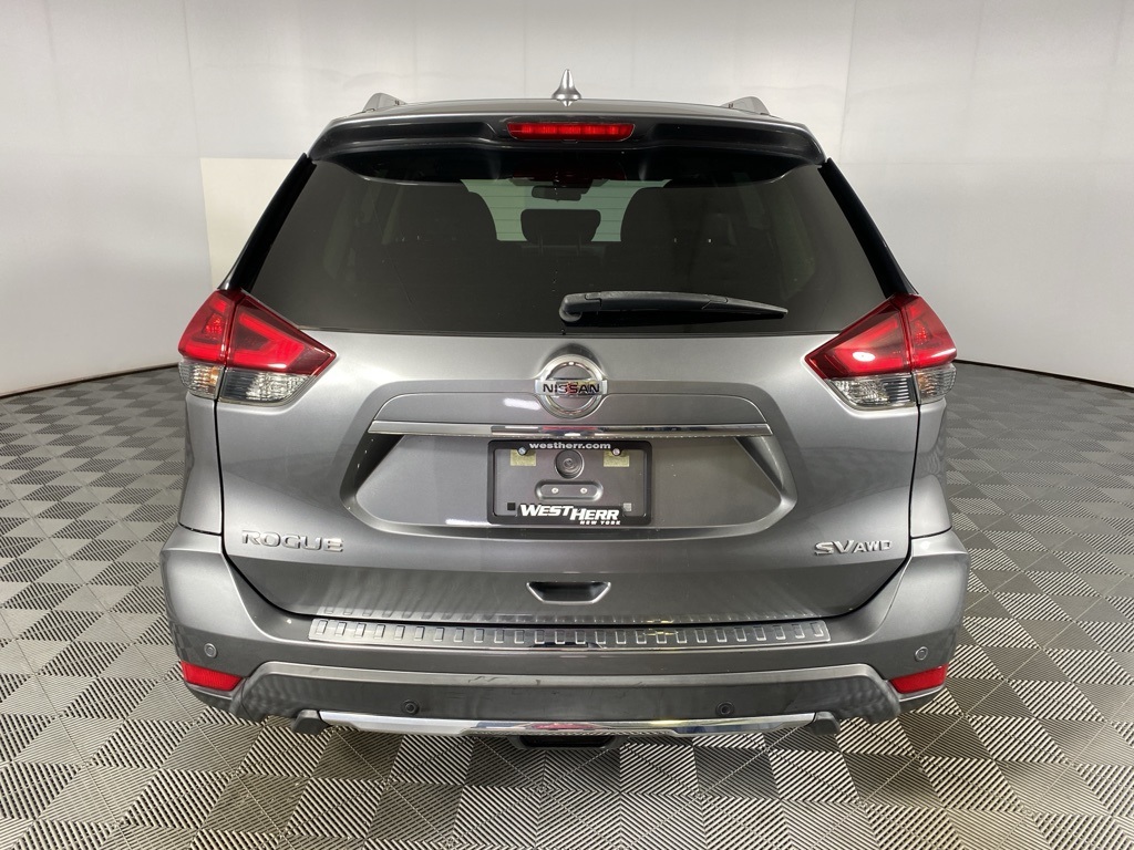 2020 Nissan Rogue SV photo 18