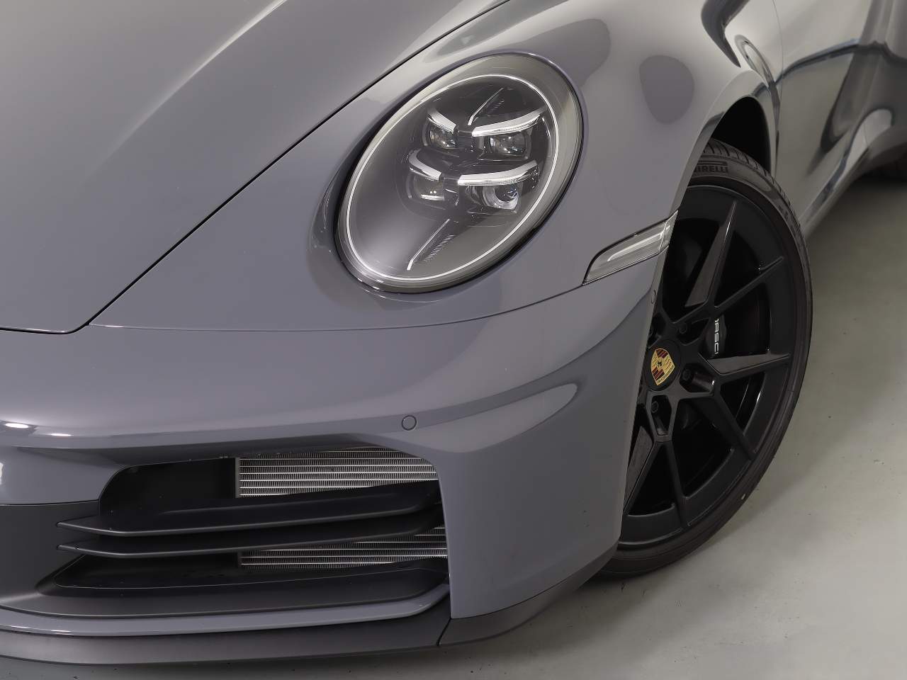 2025 Porsche 911 photo 12