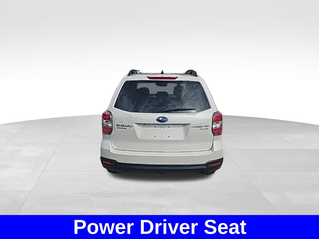 2015 Subaru Forester 2.5i Premium photo 4