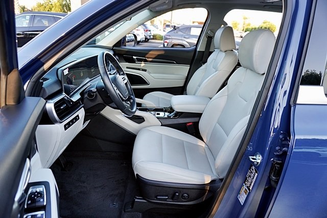 2025 Kia Telluride S photo 13