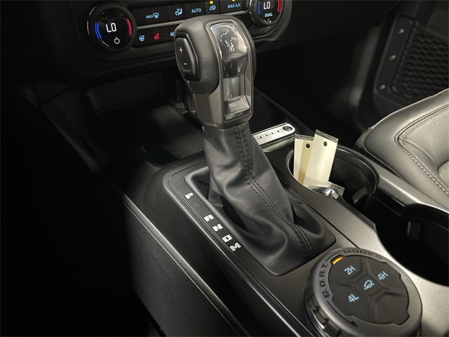 2025 Ford Bronco Outer Banks photo 25