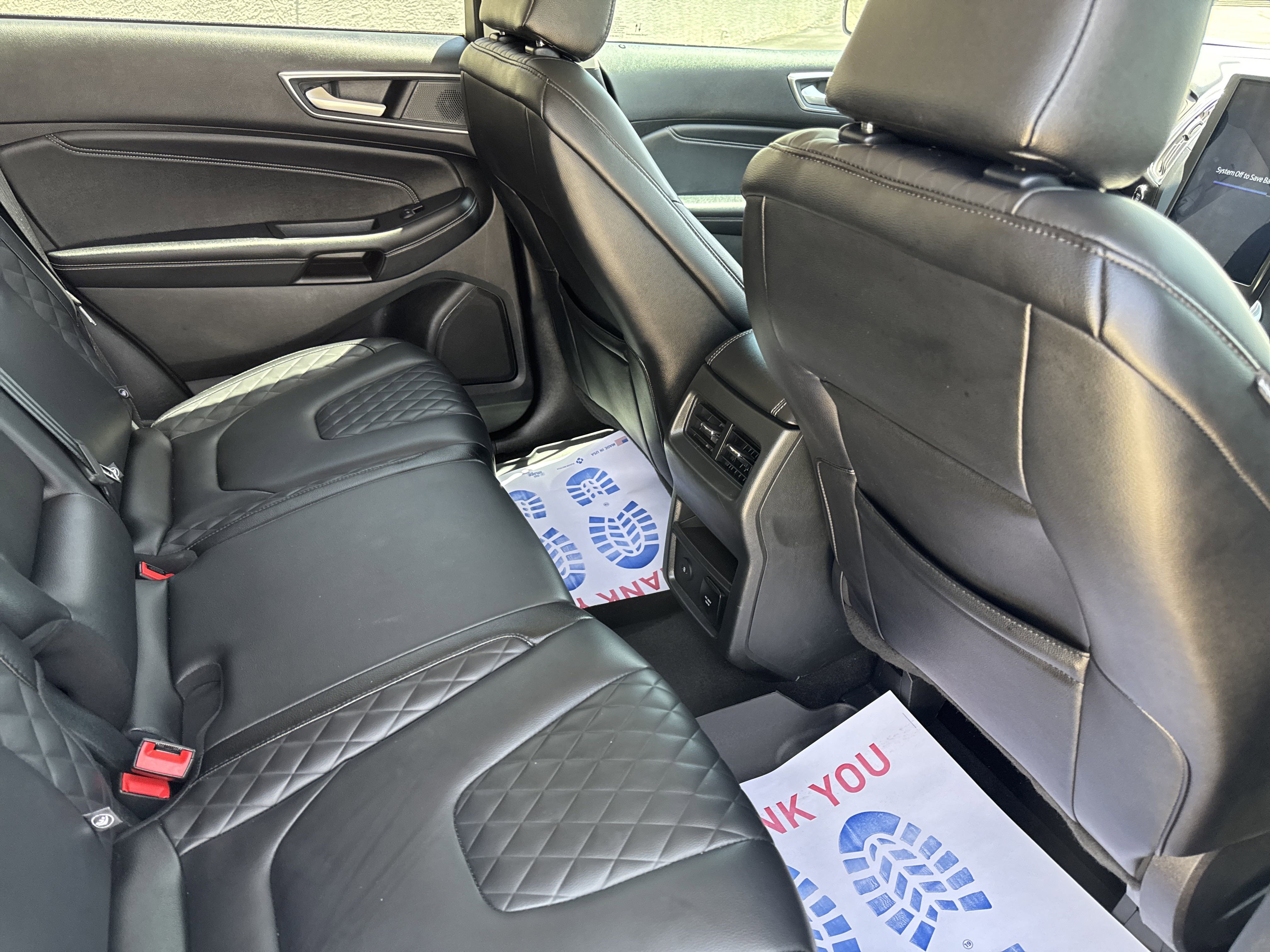 2024 Ford Edge Titanium photo 3