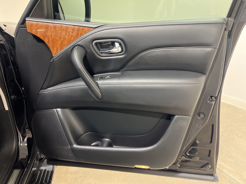 2019 Infiniti QX80 Luxe photo 22
