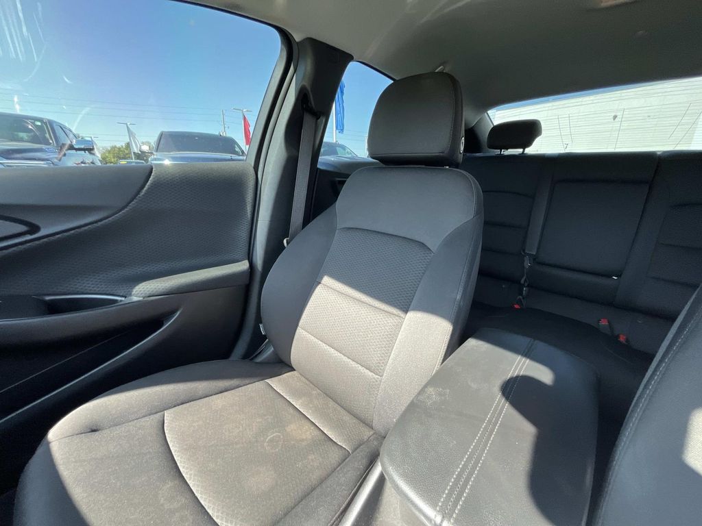 2016 Chevrolet Malibu 1LT photo 27