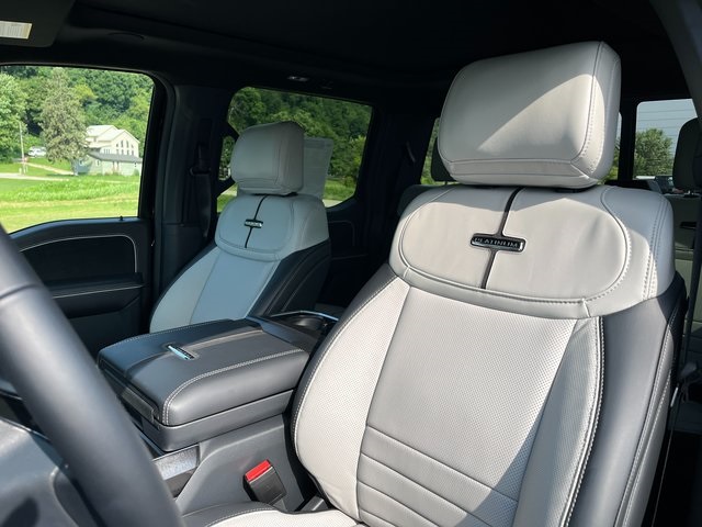 2025 Ford F-150 Lightning Platinum photo 26