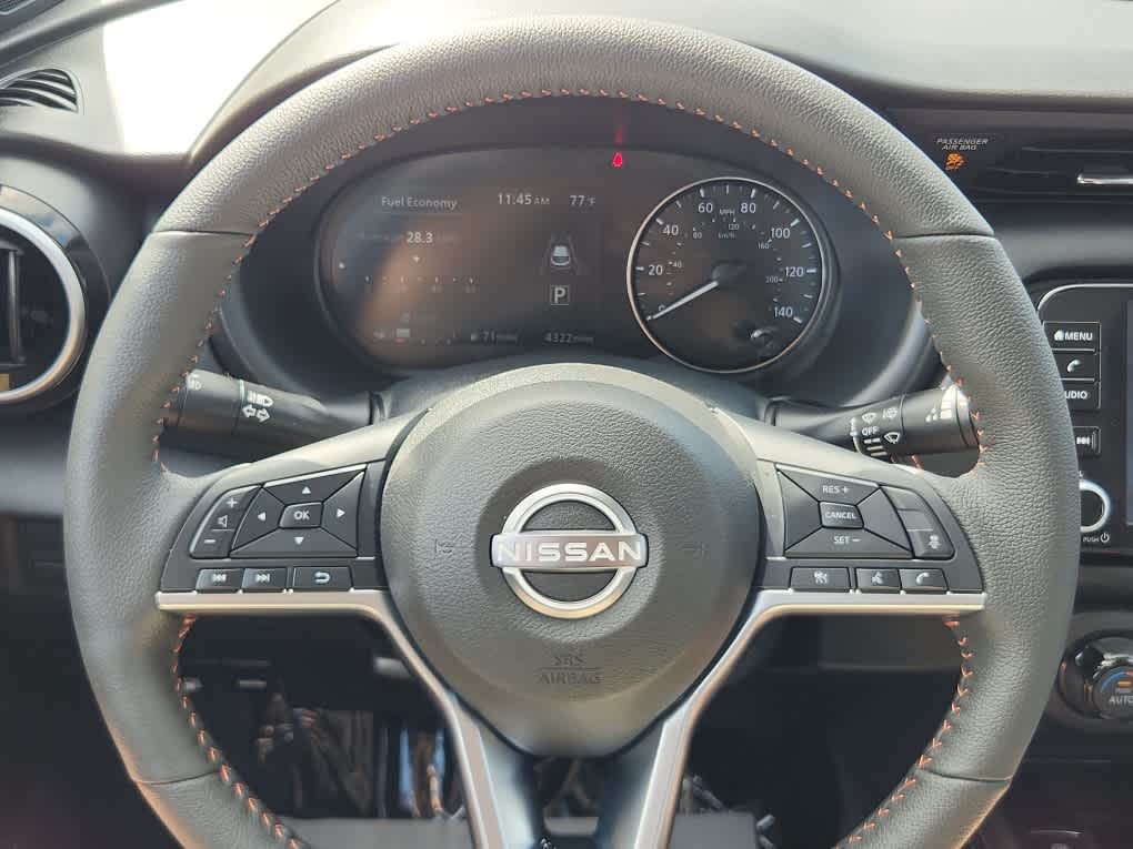 2024 Nissan Kicks SR photo 14