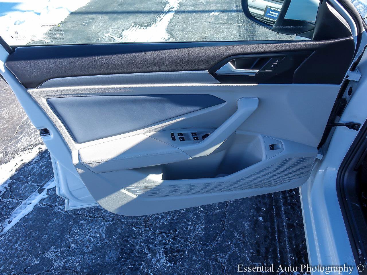 2025 VOLKSWAGEN JETTA - Image 17