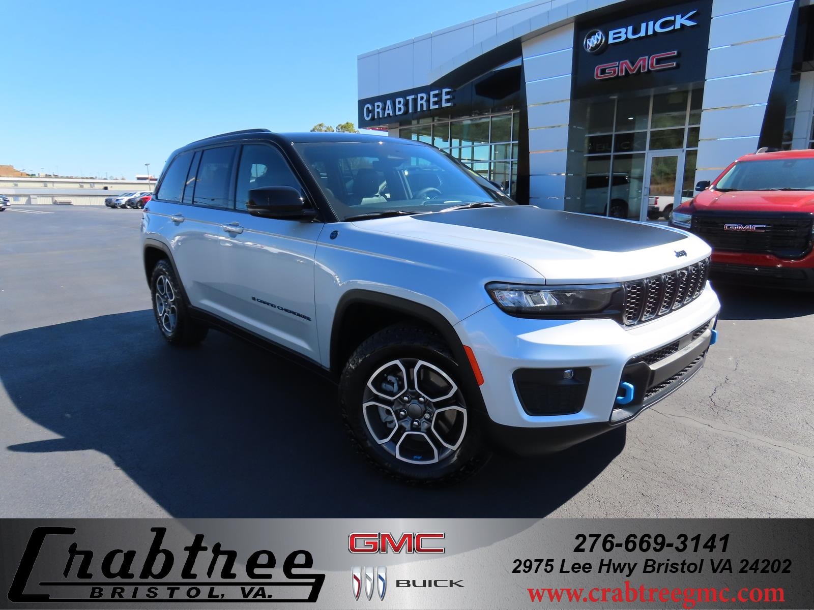 Used 2023 Silver Jeep Trailhawk 4xe image 1