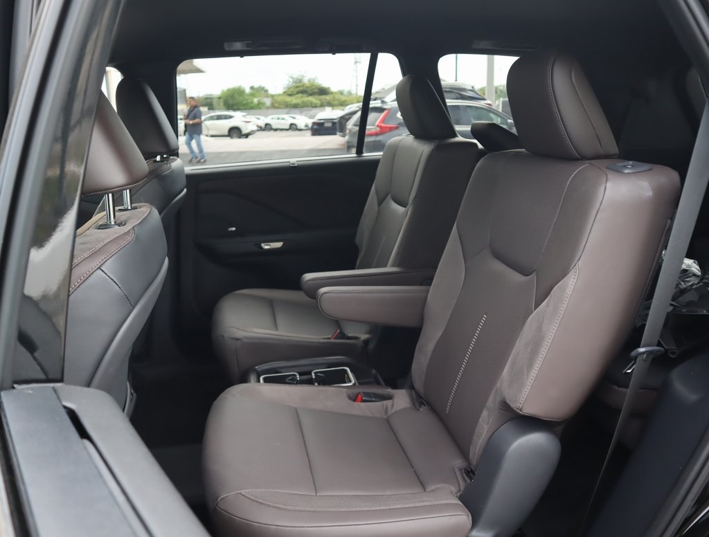2025 Lexus TX 550h+ Luxury photo 9