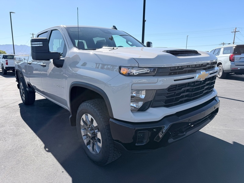 2026 Chevrolet Silverado 2500HD Custom's photo