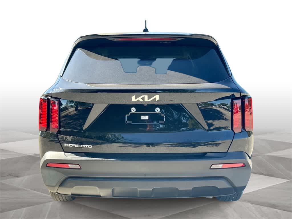 2023 Kia Sorento LX photo 3