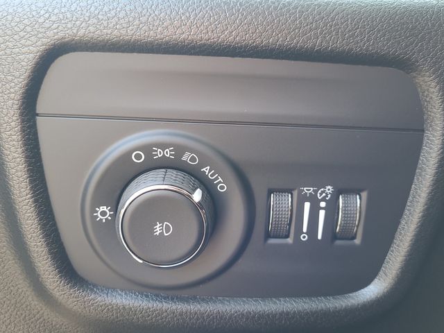 2025 Jeep Grand Cherokee Limited photo 21