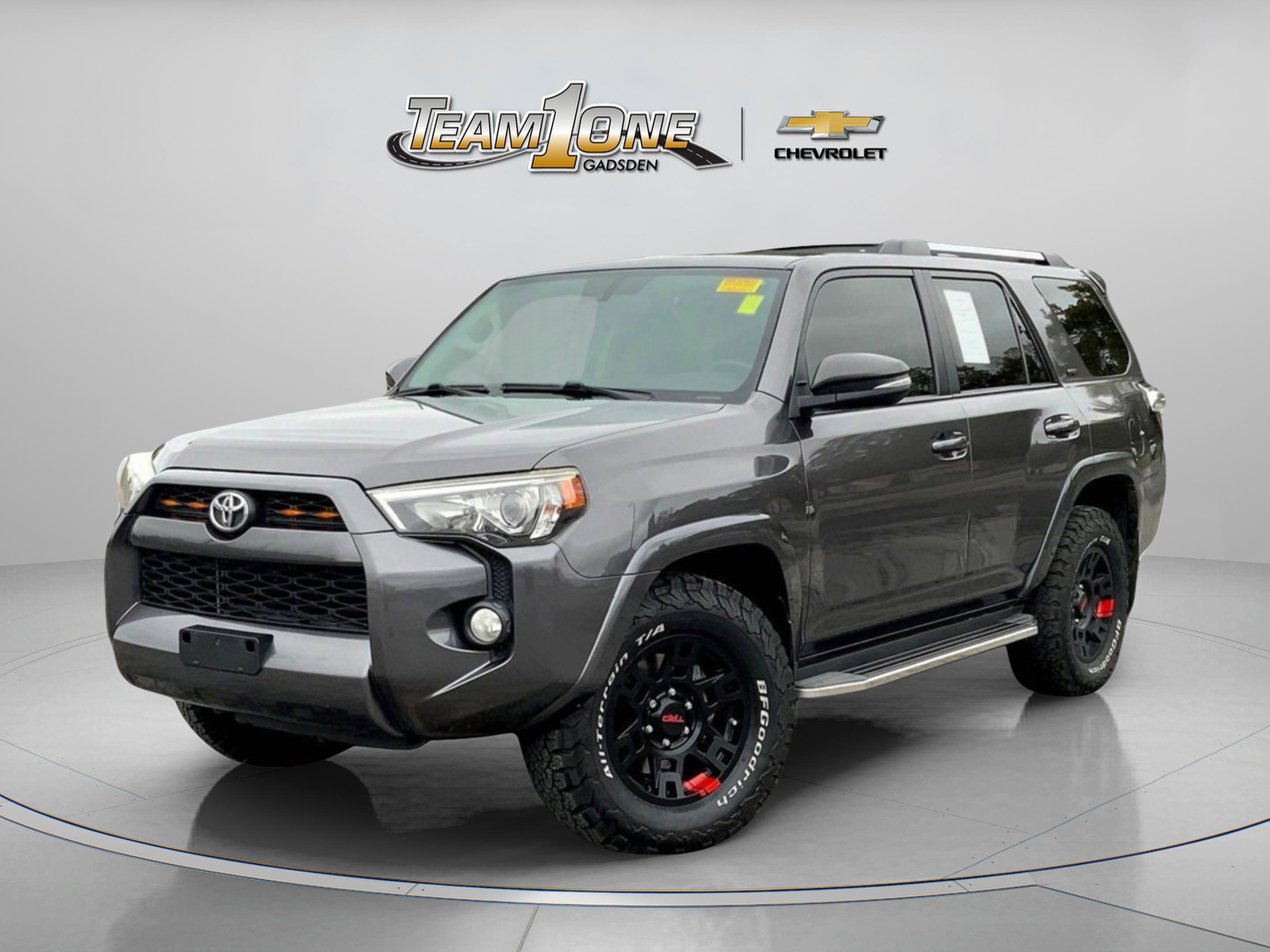 2019 Toyota 4Runner SR5 photo 2