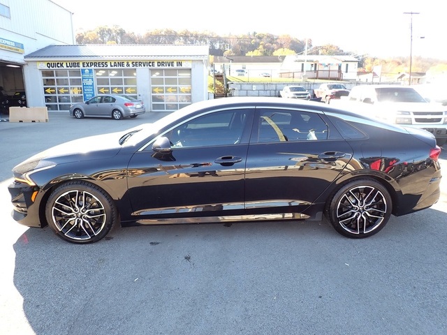 2021 Kia K5 GT photo 2