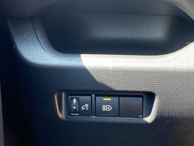 2022 Toyota RAV4 LE photo 27