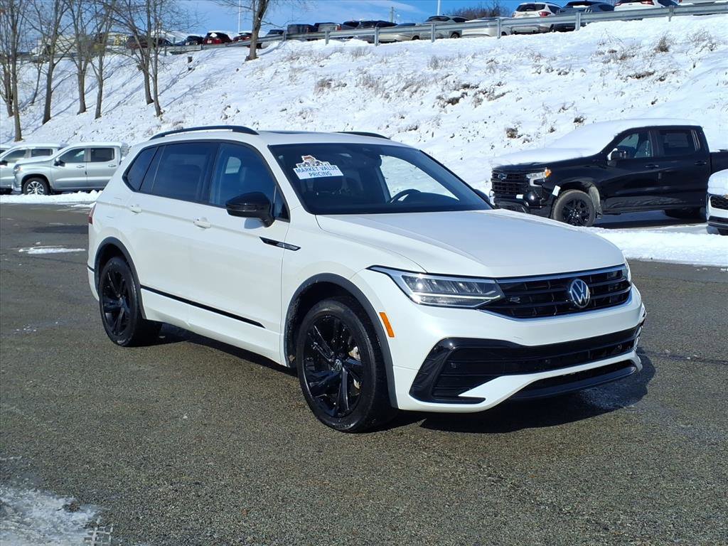 2023 Volkswagen Tiguan SE R-LINE BLACK