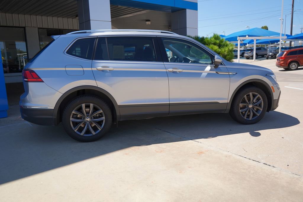 2024 Volkswagen Tiguan SE Wolfsburg Edition photo 2