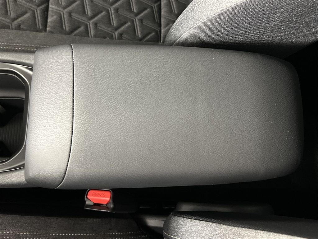 2026 Nissan Kicks SV photo 22