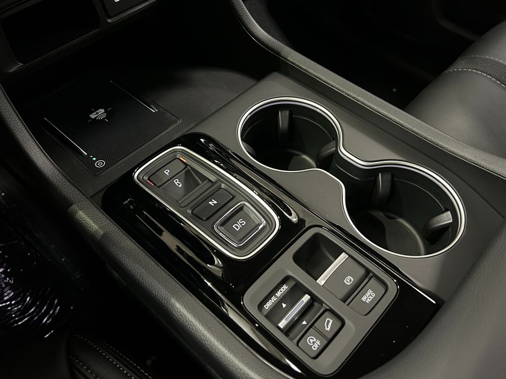 2025 Honda Pilot Touring photo 20