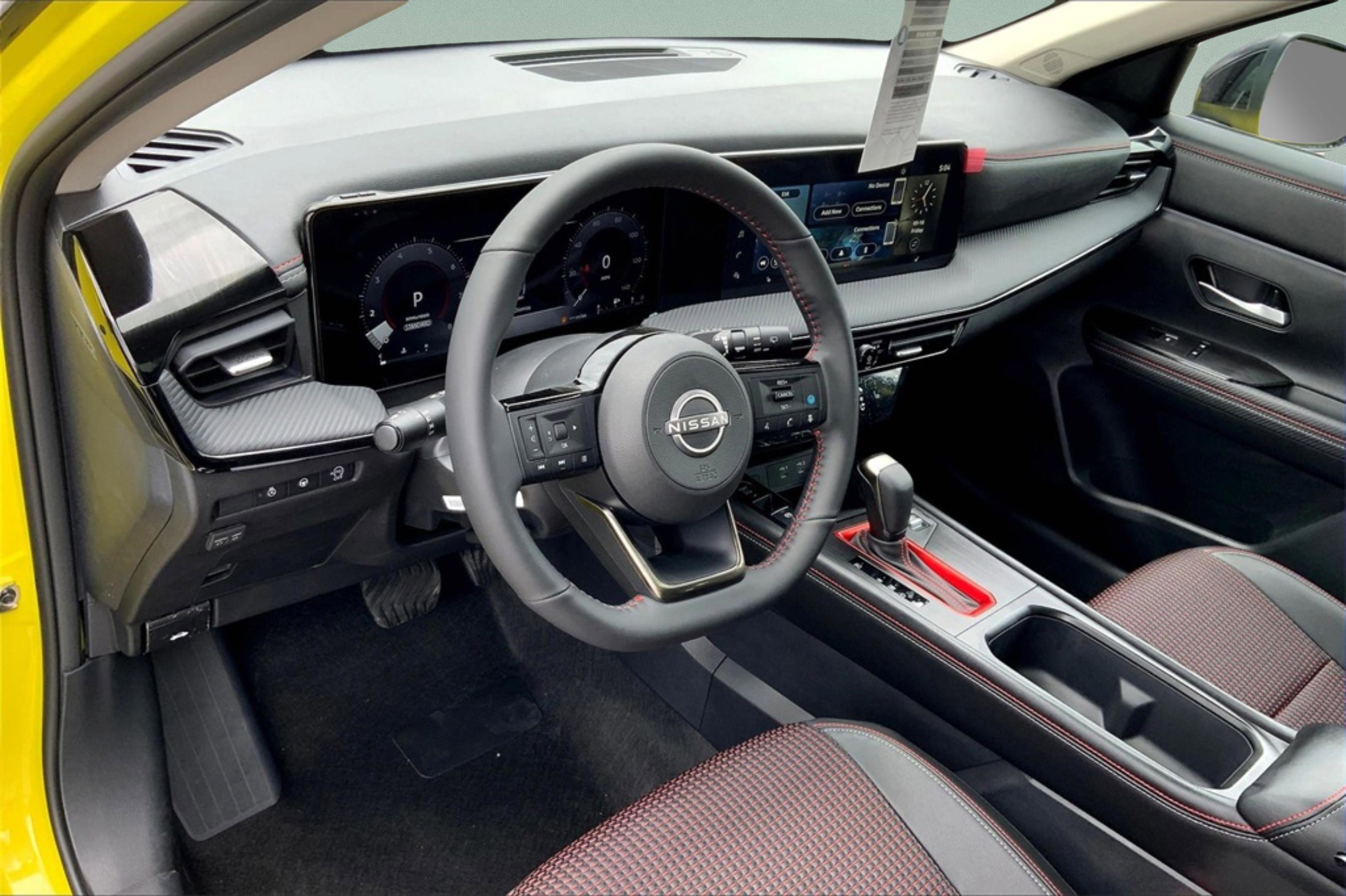 2025 Nissan Kicks SR photo 4