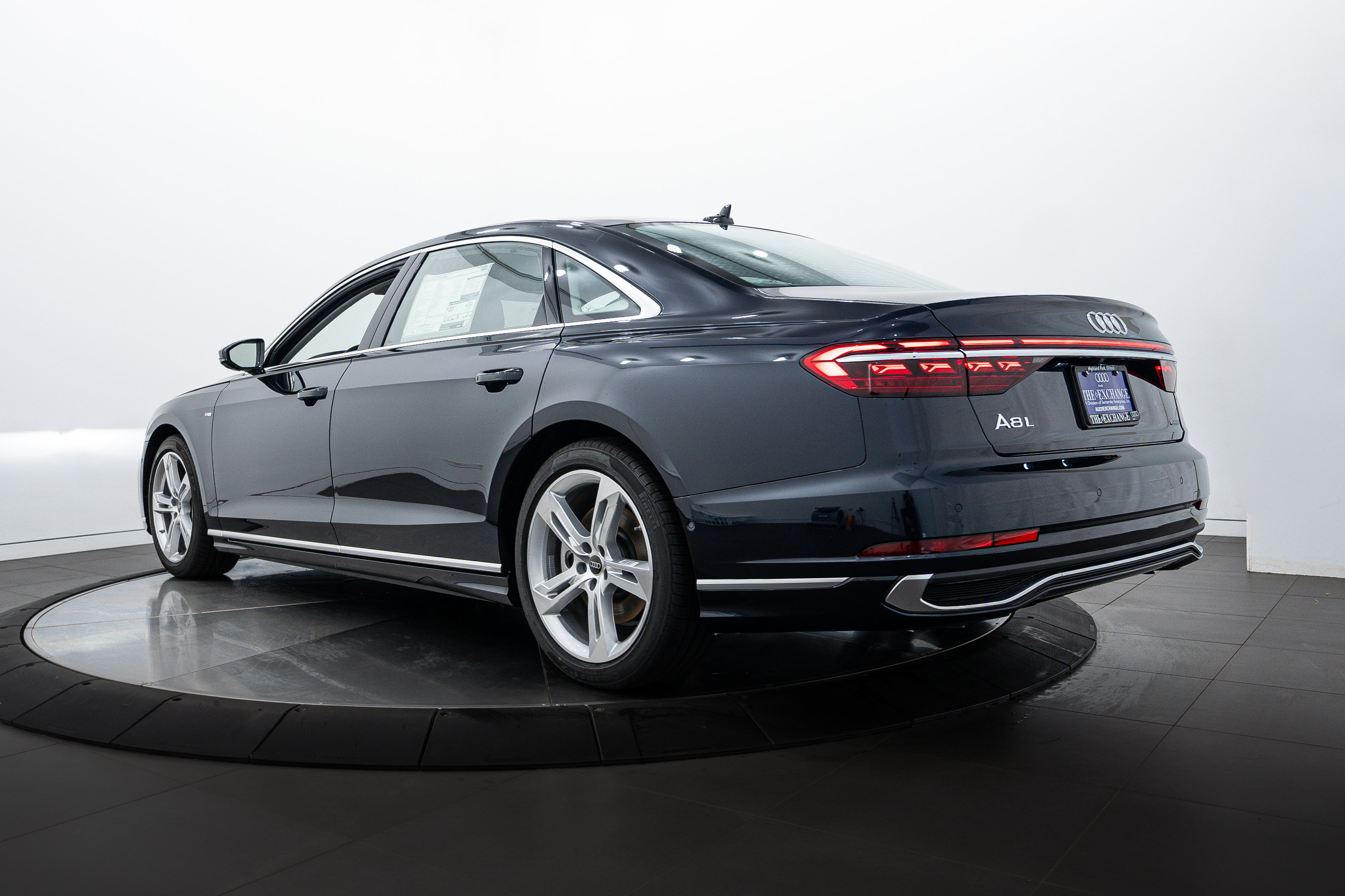 2025 Audi A8 L 55 photo 5