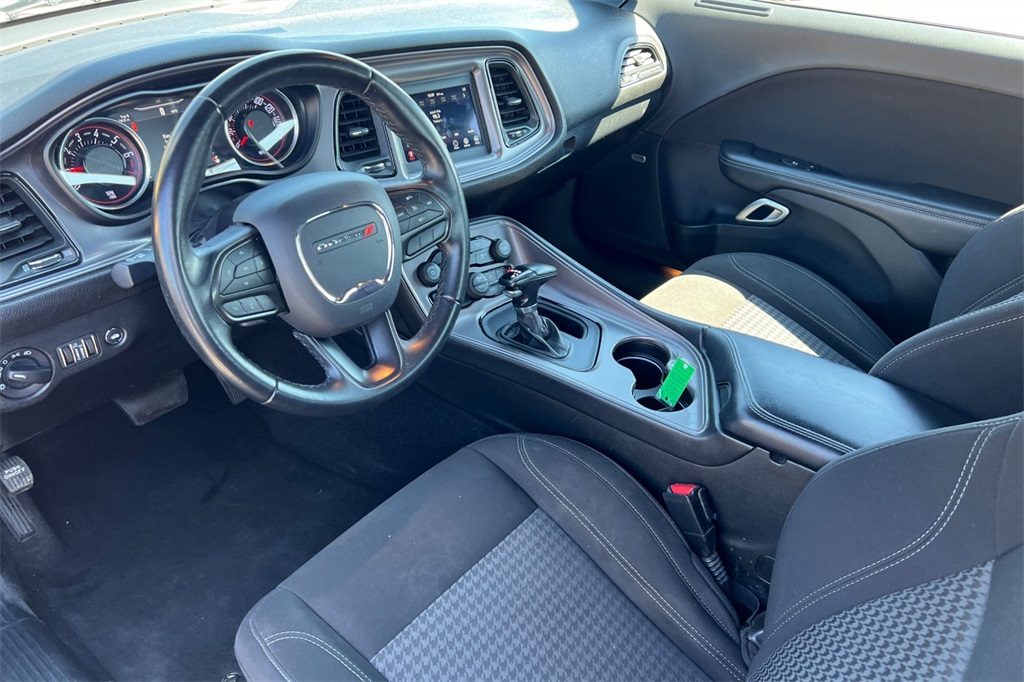 2023 Dodge Challenger SXT photo 4